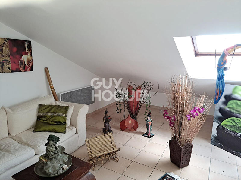 Maison - 230 m² - 8 pièces