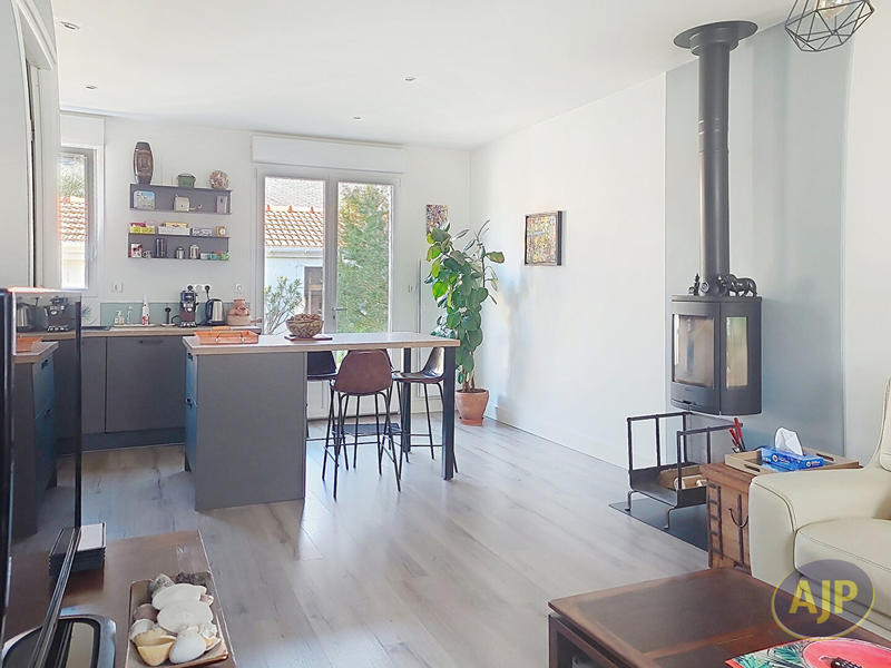 Maison - 82 m² - 3 pièces