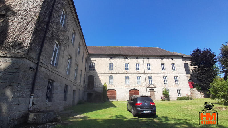 Demeure - 850 m² - 23 pièces