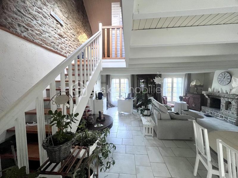 Maison ancienne - 192 m² - 6 pièces