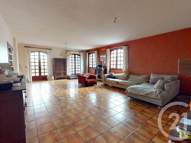 Maison - 248 m² - 7 pièces