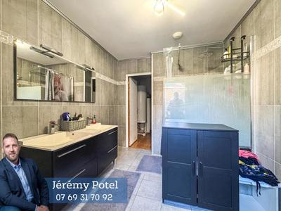 Maison - 147 m² - 5 pièces