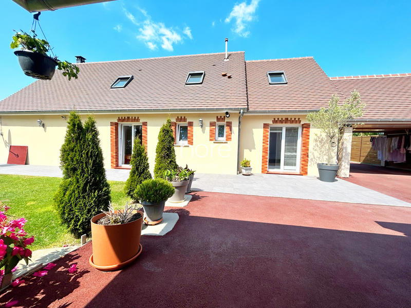 Maison contemporaine - 247 m² - 7 pièces