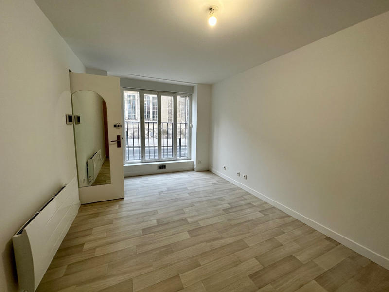 Bureau - 23 m² - 1 pièce