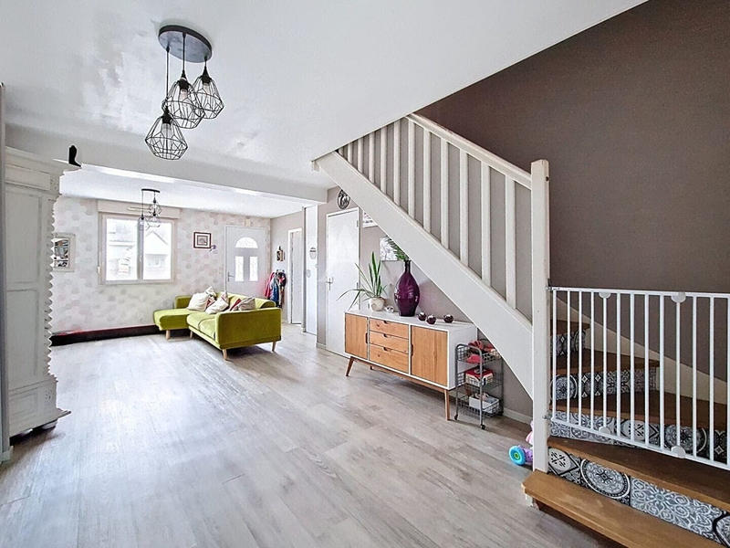 Maison - 166 m² - 9 pièces