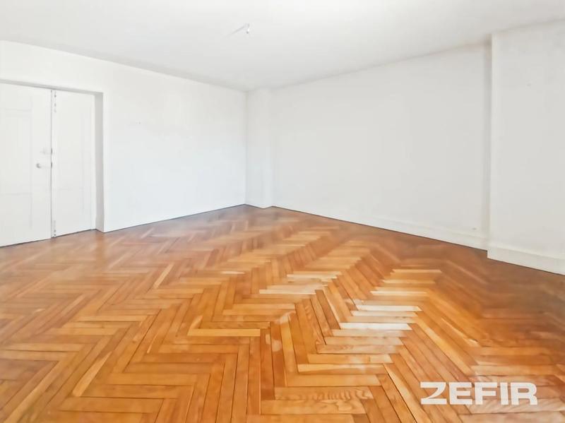 Maison - 320 m² - 10 pièces
