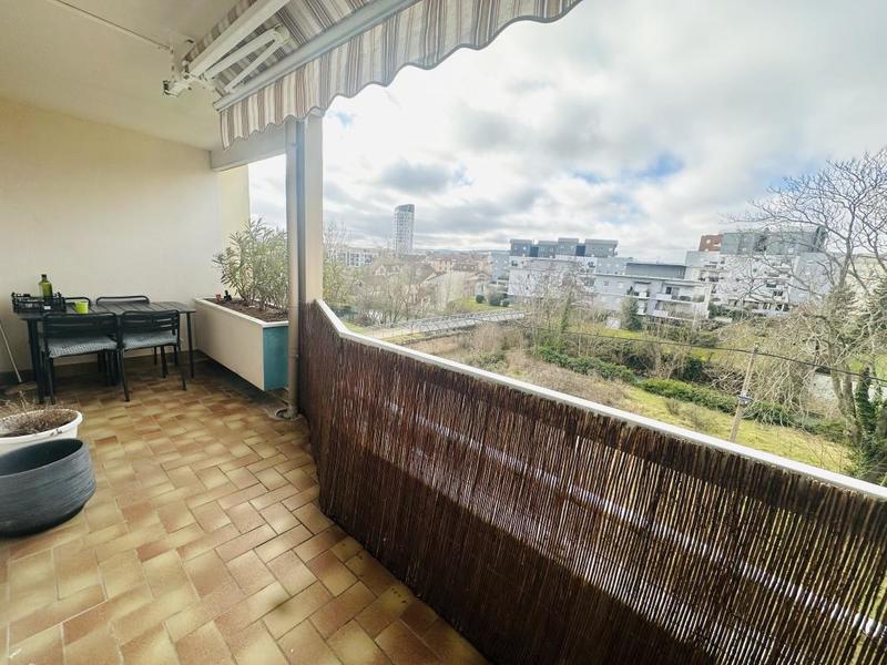 Appartement - 97 m² - 5 pièces