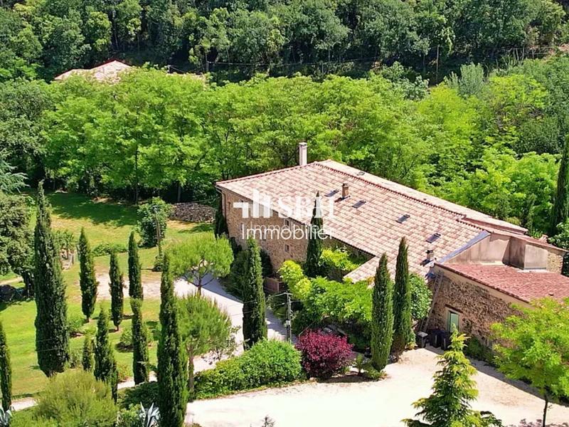 Mas - 540 m² - 27 pièces