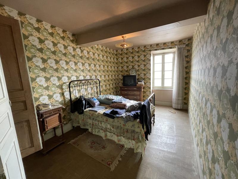 Maison traditionnelle - 250 m² - 12 pièces