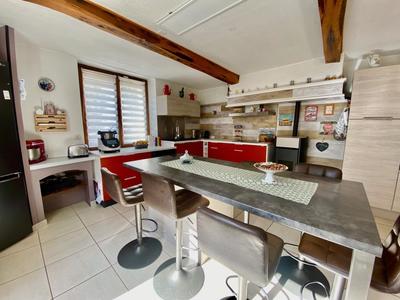 Maison - 187 m² - 7 pièces