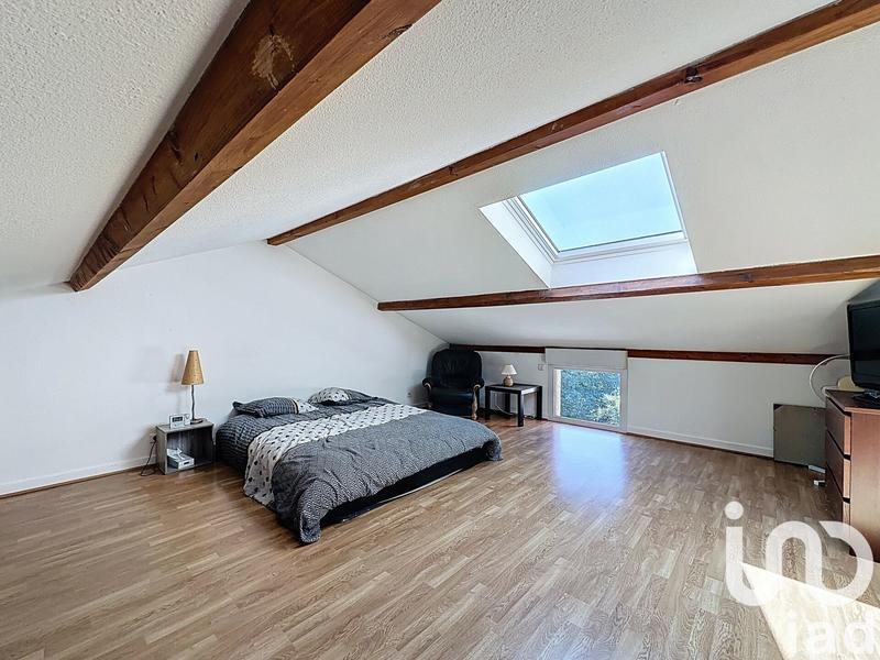 Maison - 234 m² - 8 pièces