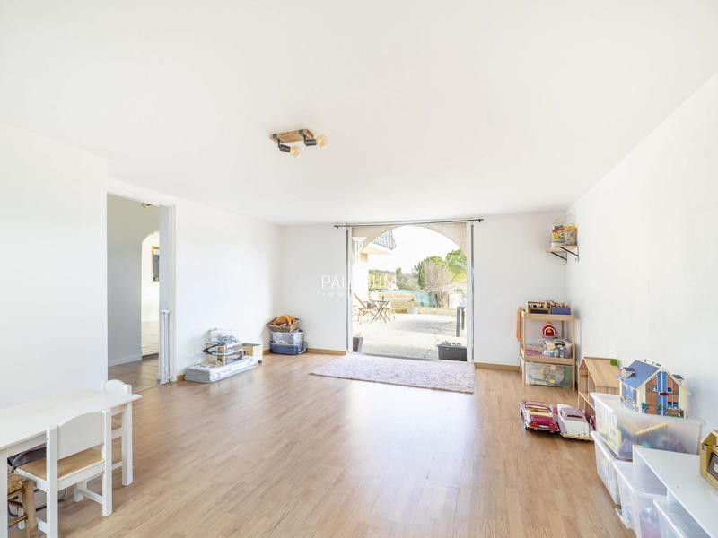 Maison - 219 m² - 8 pièces