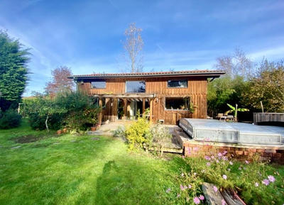 Maison - 110 m² - 4 pièces