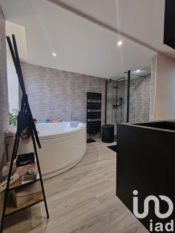 Maison - 298 m² - 11 pièces