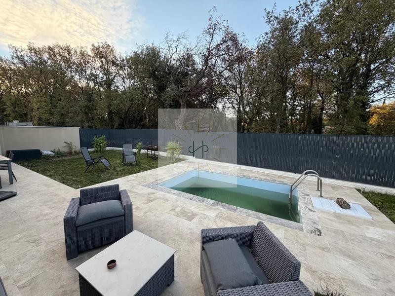 Maison - 110 m² - 4 pièces