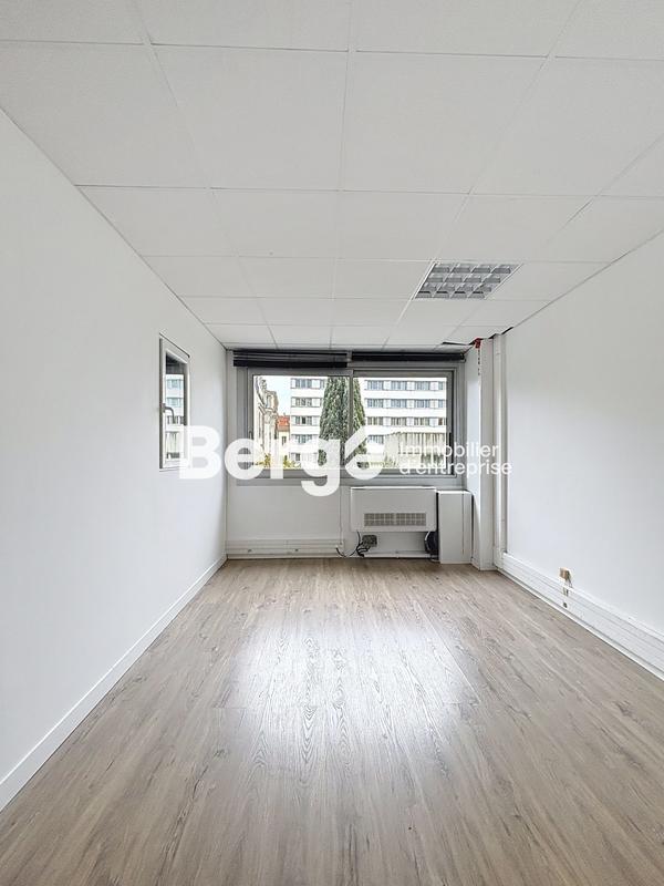 Bureau - 60 m² - 3 pièces