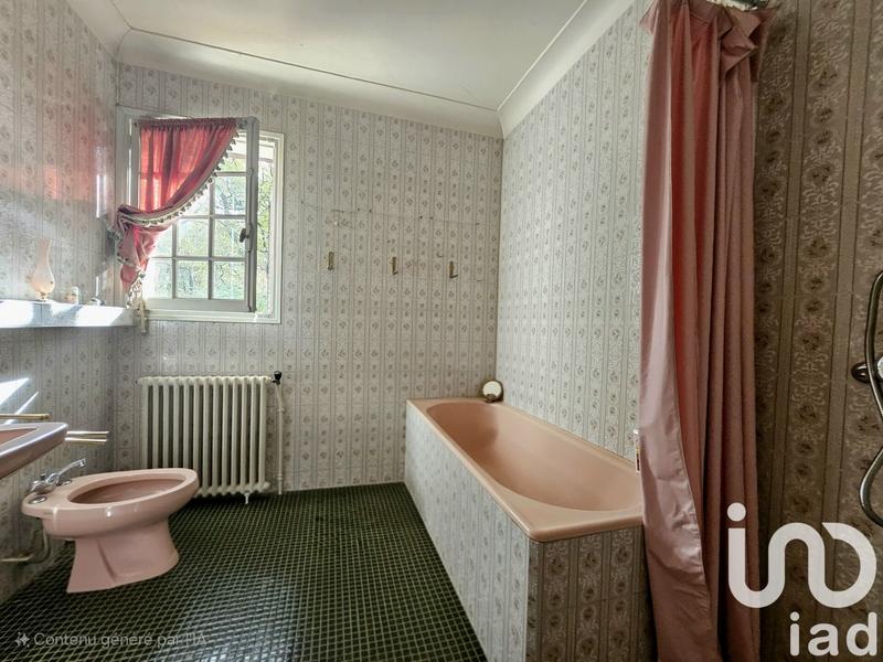 Maison - 258 m² - 8 pièces