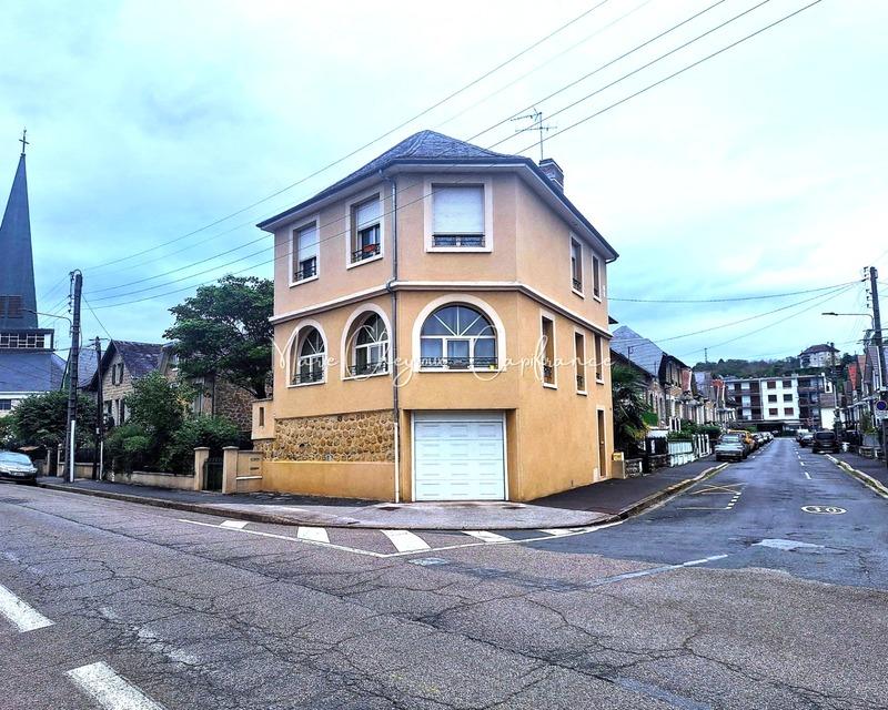 Immeuble - 141 m² - 7 pièces