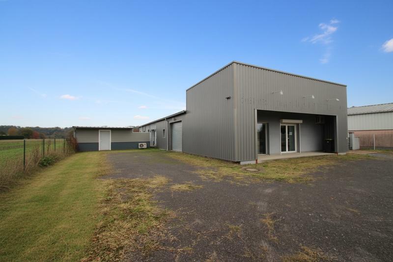 Local d'activités - 296 m²