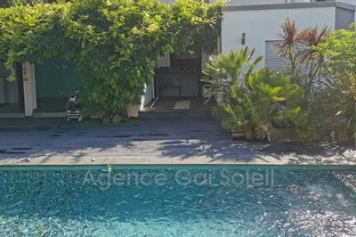 Villa - 250 m² - 7 pièces