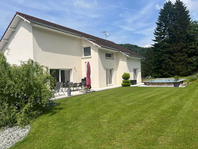 Maison - 165 m² - 9 pièces