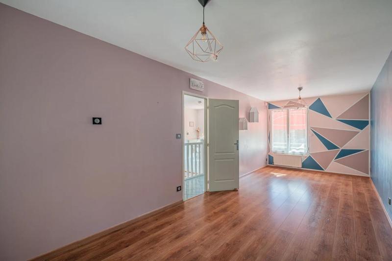 Maison - 214 m² - 5 pièces