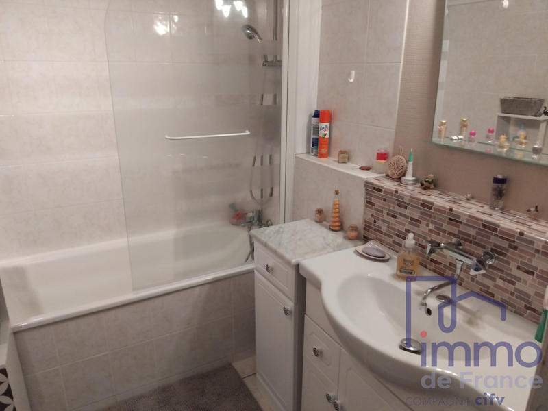 Appartement - 65 m² - 4 pièces