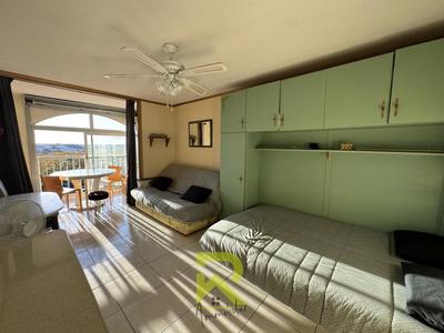 Studio - 25 m² - 1 pièce