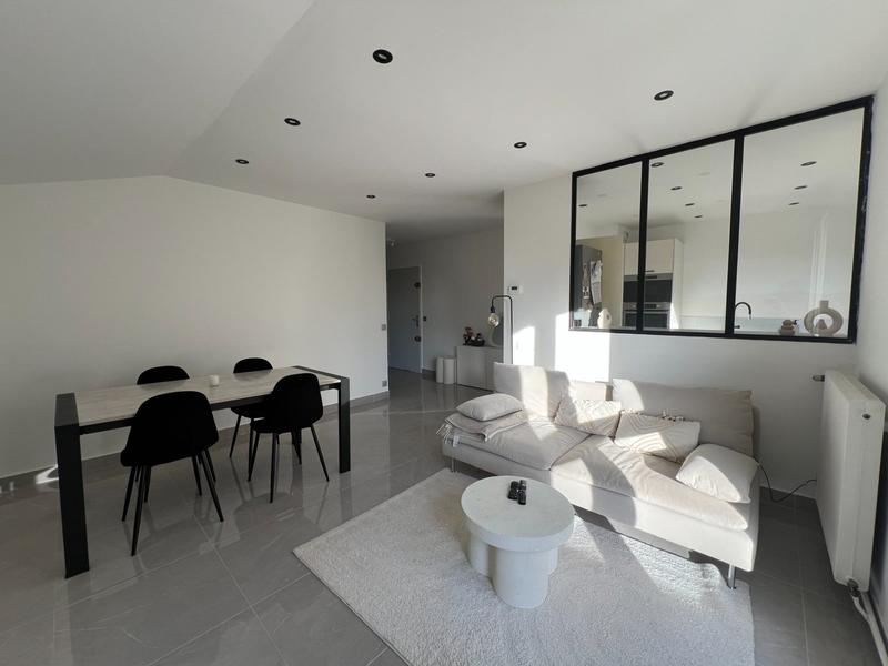 Appartement - 77 m² - 4 pièces