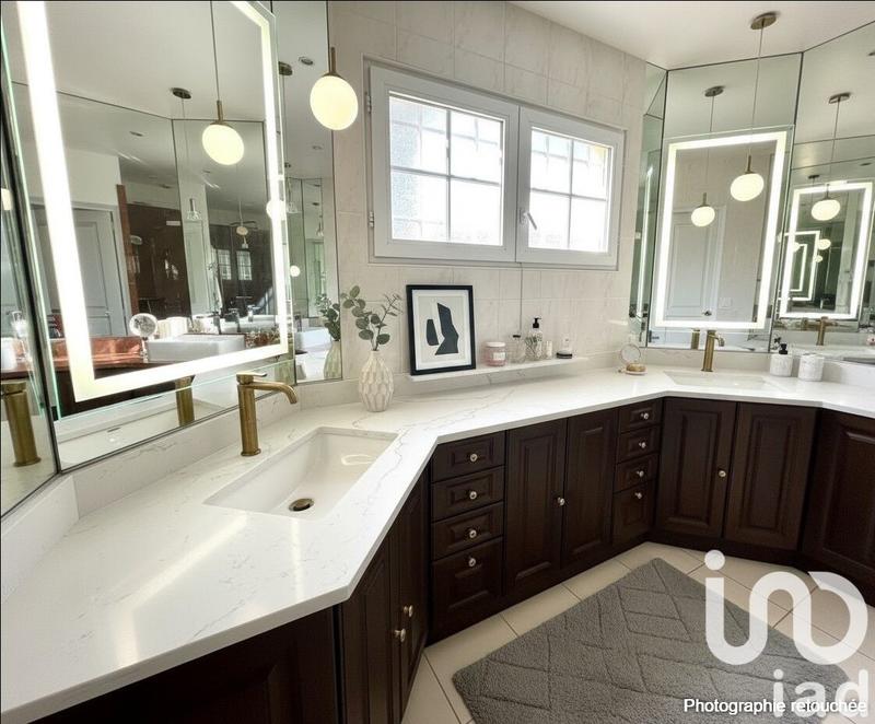 Maison - 280 m² - 7 pièces