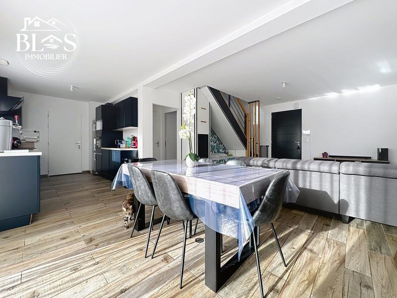 Maison traditionnelle - 99 m² - 5 pièces