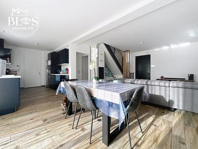 Maison traditionnelle - 99 m² - 5 pièces