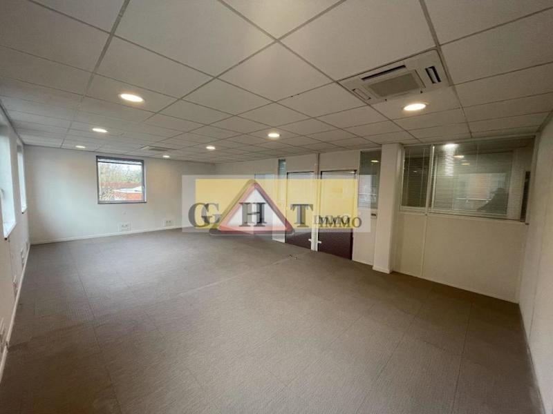 Bureau - 667 m²
