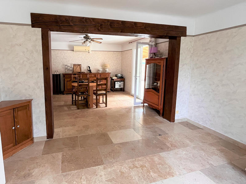 Villa - 216 m² - 8 pièces