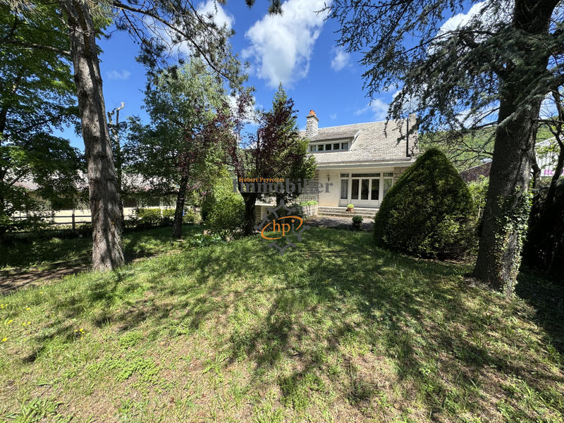 Maison - 170 m² - 8 pièces