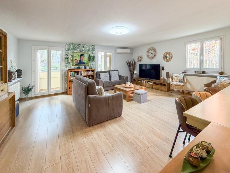 Appartement - 84 m² - 3 pièces