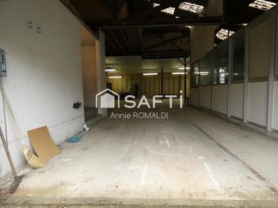 Local commercial - 300 m² - 4 pièces