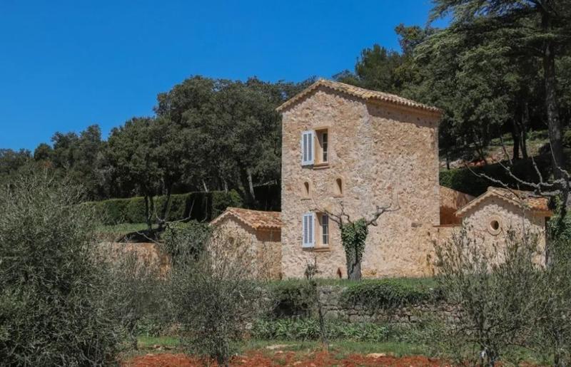 Manoir - 1 575 m² - 20 pièces