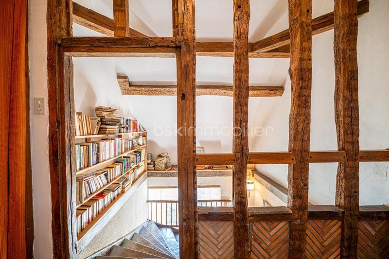 Maison - 303 m² - 10 pièces