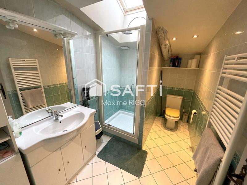 Maison - 239 m² - 8 pièces