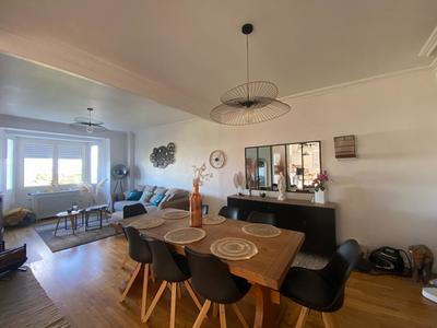 Maison de ville - 211 m² - 9 pièces