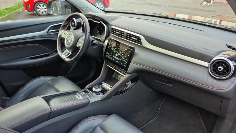 Mg Zs Ev 156 70kWh Luxury - Automatique Toit ouvrant