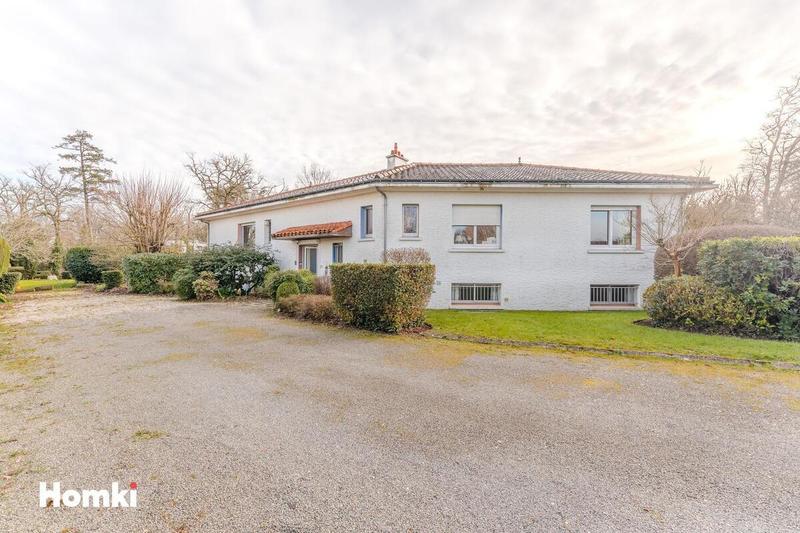 Maison - 218 m² - 7 pièces