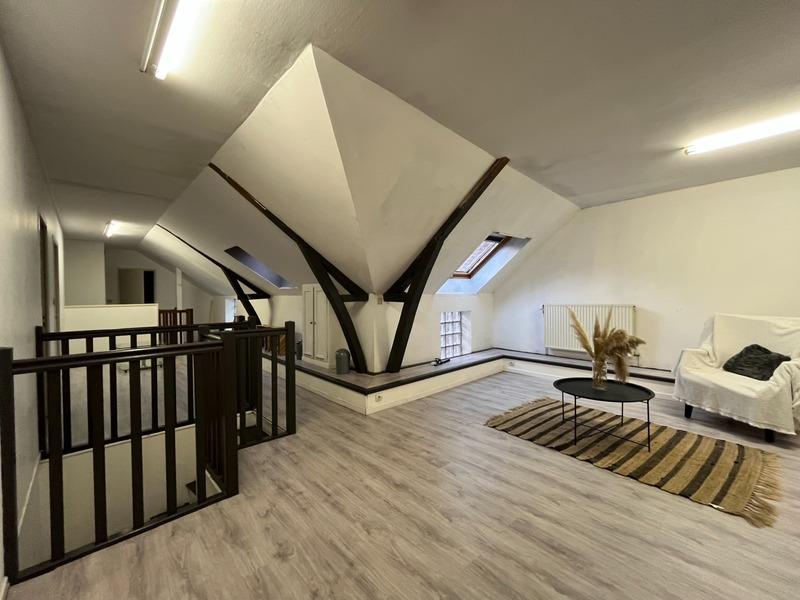 Maison - 252 m² - 13 pièces