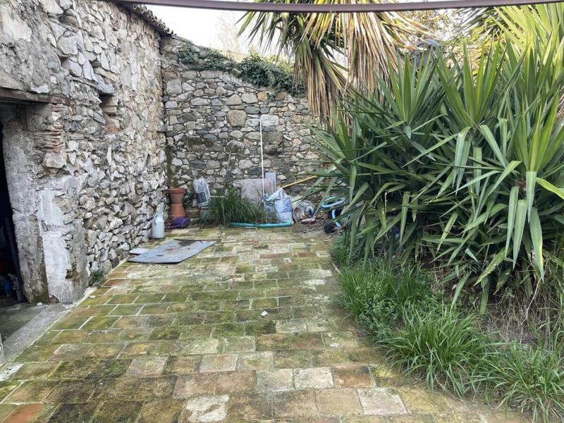 Maison - 330 m² - 8 pièces