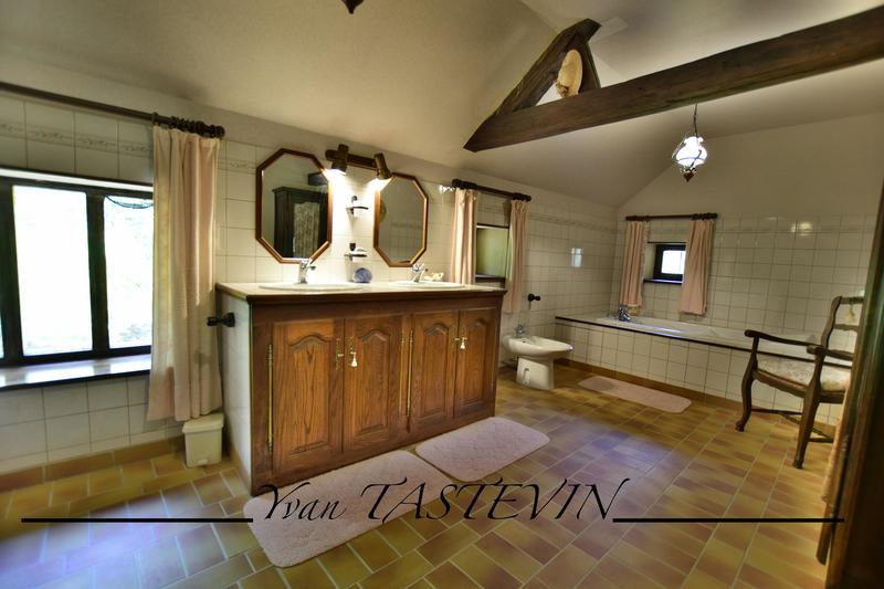 Villa - 351 m² - 10 pièces