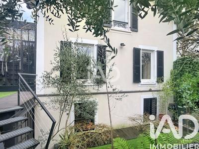 Maison - 170 m² - 8 pièces