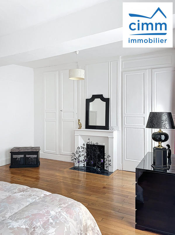 Maison traditionnelle - 159 m² - 4 pièces