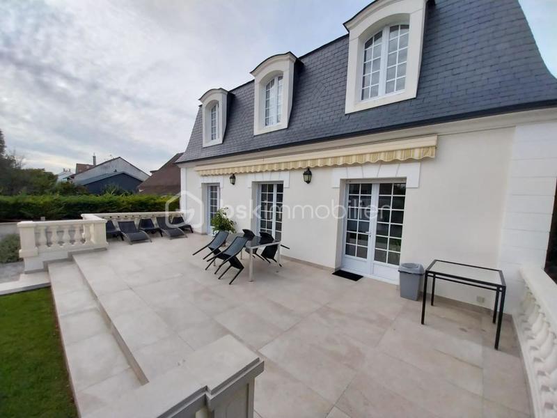 Maison - 165 m² - 6 pièces