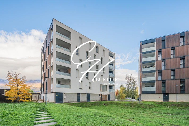 Appartement - 83 m² - 4 pièces